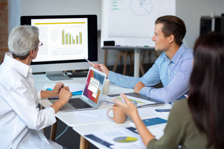 How the 70/30 Spending Rule Offers a Simpler Alternative to Traditional Budgeting Systems